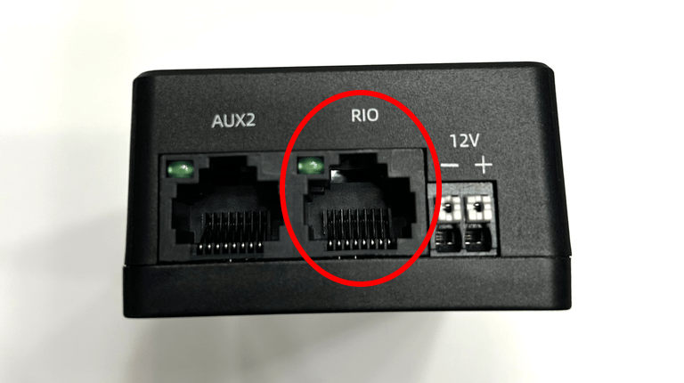 Picture of the radio highlighting the rio port.